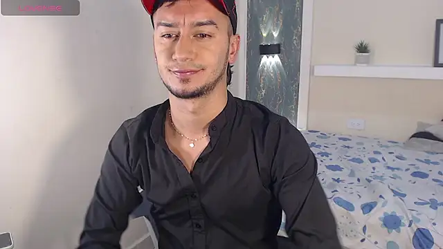 Snapshot of Kevin_Torres chatting on 09-30-25, 01:54 Kevin Torres online show from 09-30-25, 01:54