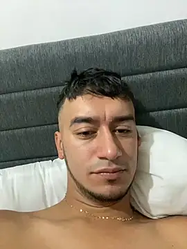 Snapshot of Kevin_Torres chatting on 10-18-25, 02:07 Kevin Torres online show from 10-18-25, 02:07