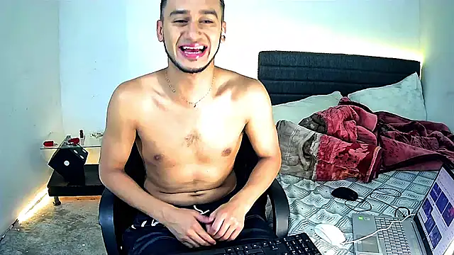 Snapshot of Kevin_Torres chatting on 11-28-25, 10:29 Kevin Torres online show from 11-28-25, 10:29