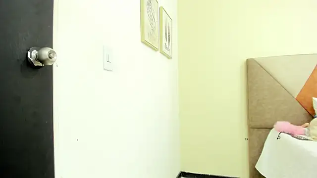 JennaCollins149 online show from 01-28-25, 08:26