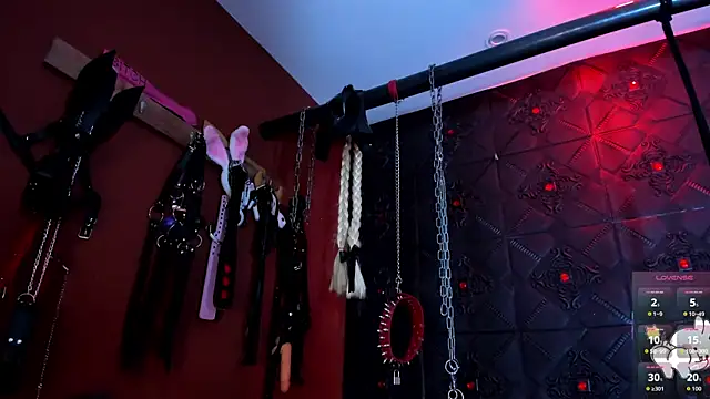 annavi  online show from 09-18-25, 01:57