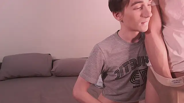 Snapshot of EliotMarks chatting on 12-18-24, 06:14 EliotMarks online show from 12-18-24, 06:14