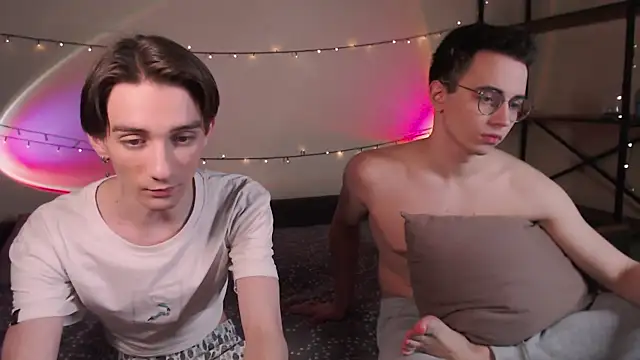 Snapshot of EliotMarks chatting on 03-12-25, 04:35 EliotMarks online show from 03-12-25, 04:35