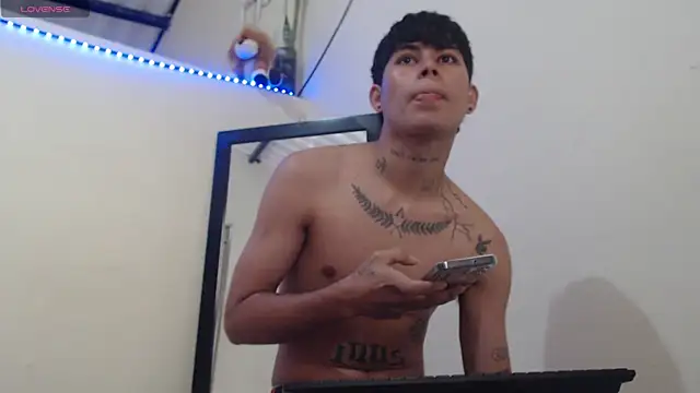 Lukas strong online show from 11-19-25, 01:11