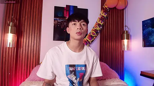 Steev Novoa online show from 10-22-25, 08:19