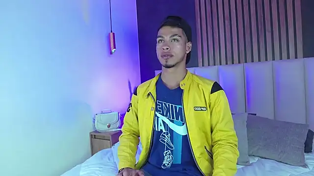 Snapshot of Ken-boy_ chatting on 01-31-25, 02:48 Ken-boy online show from 01-31-25, 02:48