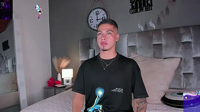 Snapshot of Ken-boy_ chatting on 02-07-25, 02:50 Ken-boy online show from 02-07-25, 02:50