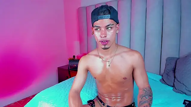 Snapshot of Ken-boy_ chatting on 02-13-25, 07:03 Ken-boy online show from 02-13-25, 07:03