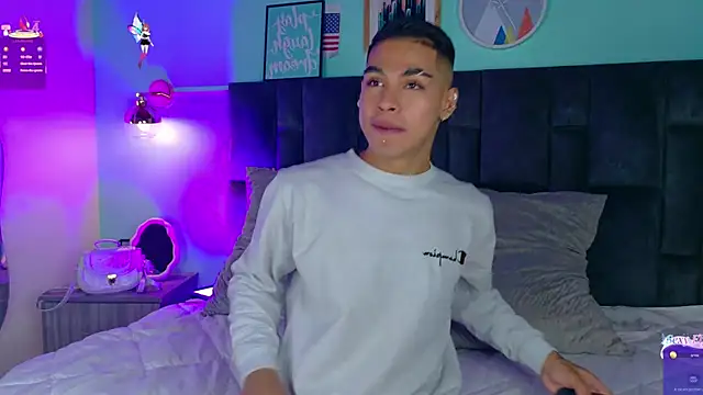 Snapshot of Ken-boy_ chatting on 02-23-25, 11:33 Ken-boy online show from 02-23-25, 11:33