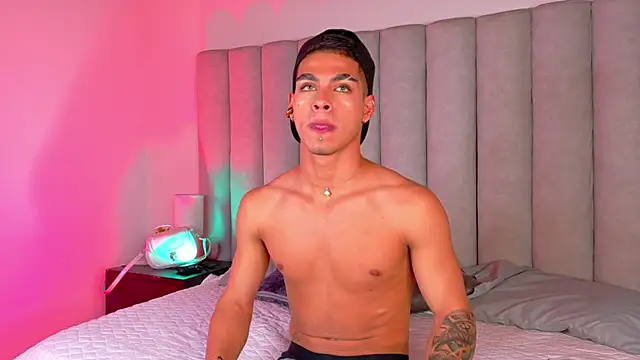 Snapshot of Ken-boy_ chatting on 02-27-25, 03:36 Ken-boy online show from 02-27-25, 03:36