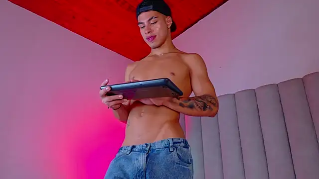 Snapshot of Ken-boy_ chatting on 02-27-25, 09:43 Ken-boy online show from 02-27-25, 09:43