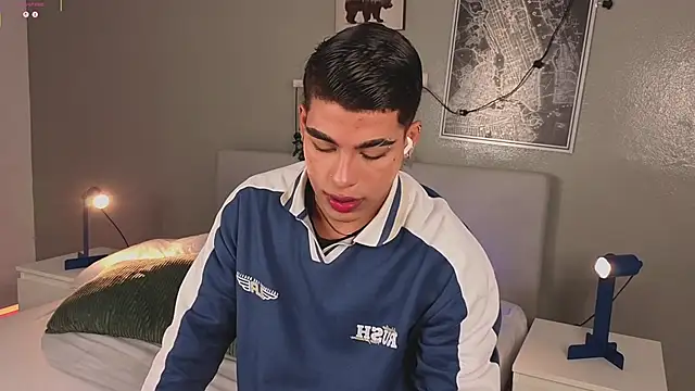 Snapshot of Ken-boy_ chatting on 09-29-25, 11:59 Ken-boy online show from 09-29-25, 11:59