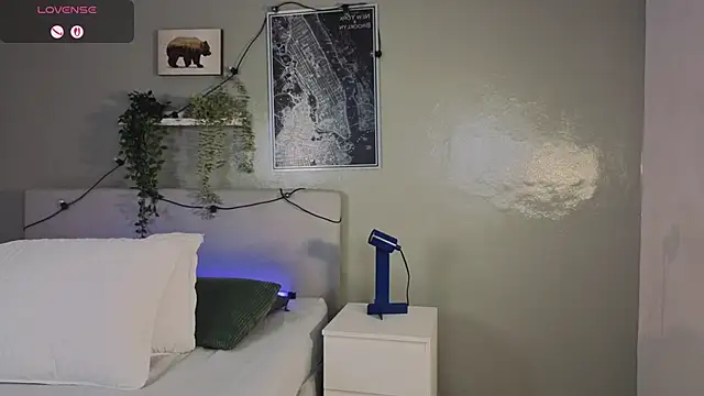 Snapshot of Ken-boy_ chatting on 10-14-25, 11:55 Ken-boy online show from 10-14-25, 11:55