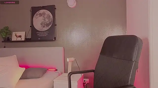 Snapshot of Ken-boy_ chatting on 10-16-25, 11:55 Ken-boy online show from 10-16-25, 11:55