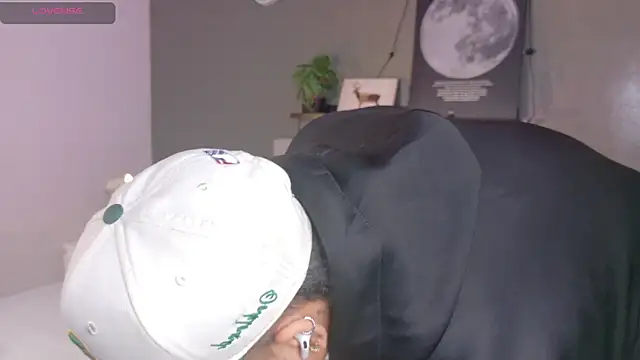 Snapshot of Ken-boy_ chatting on 11-04-25, 11:42 Ken-boy online show from 11-04-25, 11:42