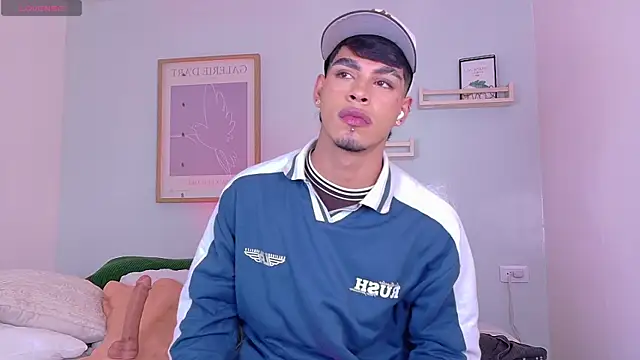 Snapshot of Ken-boy_ chatting on 11-06-25, 01:23 Ken-boy online show from 11-06-25, 01:23