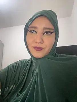 Snapshot of hannahayat chatting on 11-11-25, 11:27 hannahayat online show from 11-11-25, 11:27