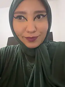 Snapshot of hannahayat chatting on 11-23-25, 02:39 hannahayat online show from 11-23-25, 02:39