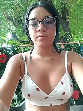 -VICKKY online show from 02-15-25, 01:27