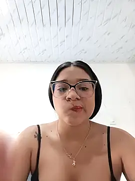 -VICKKY online show from 10-20-25, 01:33