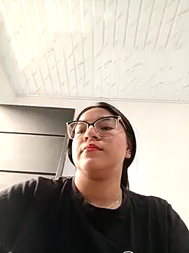 -VICKKY online show from 10-28-25, 01:14