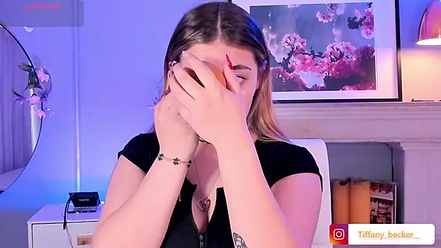 tiffany becker online show from 12-16-25, 12:21