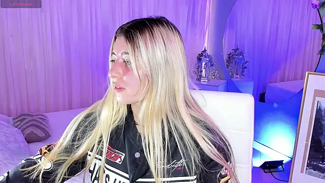 tiffany becker online show from 05-11-26, 04:04
