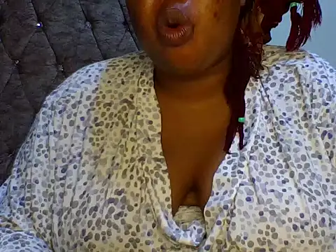 Snapshot of zoey10 chatting on 06-08-26, 04:40 zoey10 online show from 06-08-26, 04:40