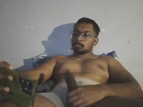 Snapshot of chennaibull101 chatting on 10-25-25, 02:24 chennaibull101 online show from 10-25-25, 02:24