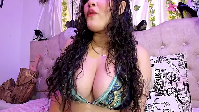 Chanelle  online show from 11-13-25, 05:45