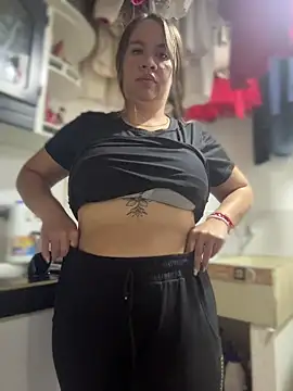 Emiily lee online show from 12-14-25, 04:29