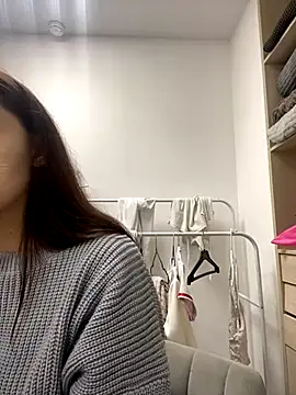 Snapshot of AnaWest chatting on 10-18-25, 06:26 AnaWest online show from 10-18-25, 06:26