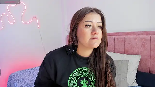 Snapshot of Sofiawilson_ chatting on 04-22-26, 01:34 Sofiawilson online show from 04-22-26, 01:34