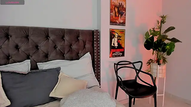 Snapshot of iriiina_veneno chatting on 02-26-25, 10:42 iriiina veneno online show from 02-26-25, 10:42