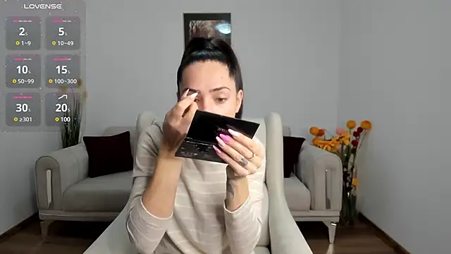 Snapshot of Emmapmg chatting on 02-04-25, 09:17 Emmapmg online show from 02-04-25, 09:17