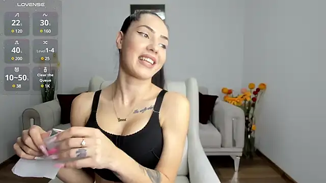 Snapshot of Emmapmg chatting on 02-04-25, 12:22 Emmapmg online show from 02-04-25, 12:22