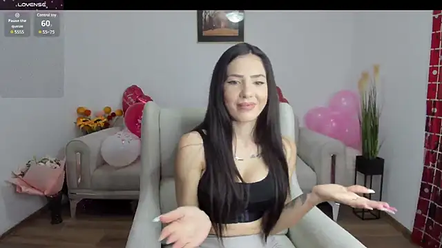 Snapshot of Emmapmg chatting on 02-11-25, 12:37 Emmapmg online show from 02-11-25, 12:37