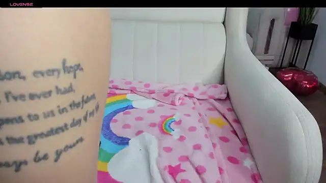 Snapshot of Emmapmg chatting on 02-18-25, 02:59 Emmapmg online show from 02-18-25, 02:59