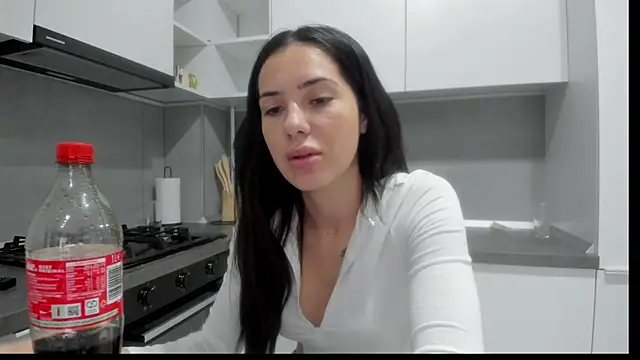 Snapshot of Emmapmg chatting on 11-27-25, 08:38 Emmapmg online show from 11-27-25, 08:38