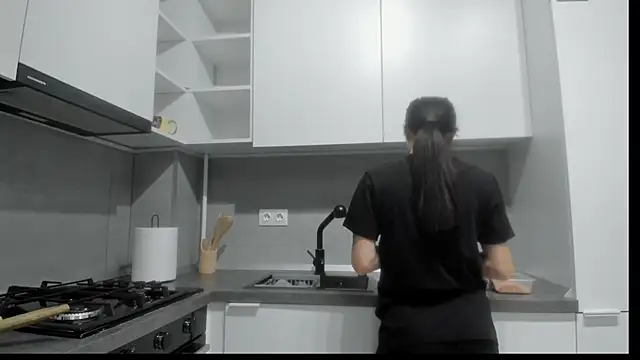 Emmapmg online show from 12-18-25, 04:35