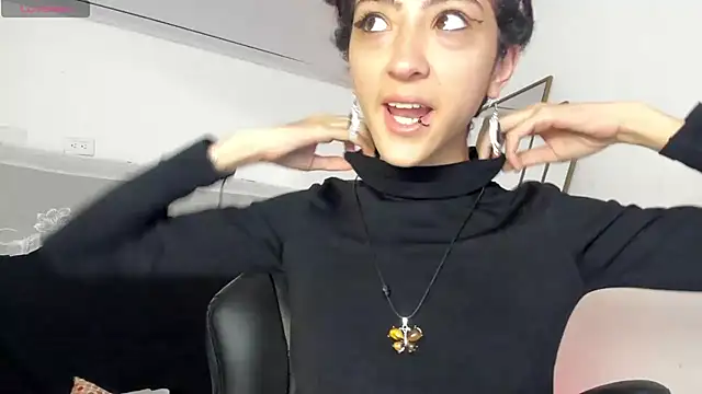 Snapshot of BonnieCute_ chatting on 01-09-25, 11:36 BonnieCute online show from 01-09-25, 11:36