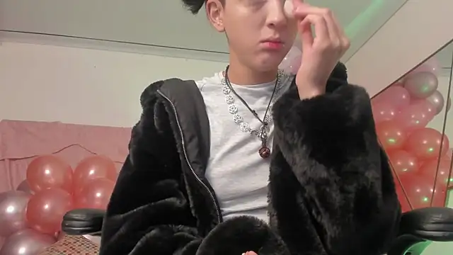 Snapshot of BonnieCute_ chatting on 03-12-25, 11:42 BonnieCute online show from 03-12-25, 11:42