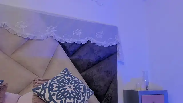 Snapshot of BonnieCute_ chatting on 09-19-25, 12:23 BonnieCute online show from 09-19-25, 12:23