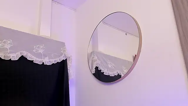 Snapshot of BonnieCute_ chatting on 09-23-25, 12:46 BonnieCute online show from 09-23-25, 12:46