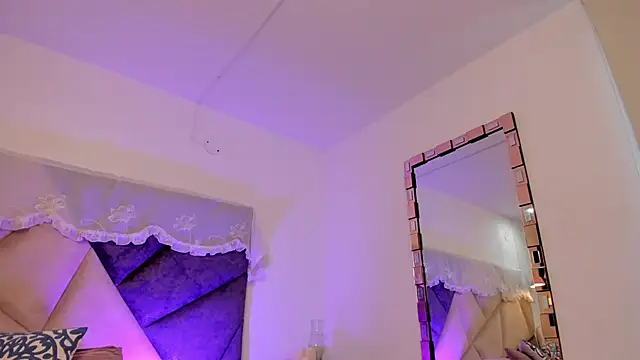 Snapshot of BonnieCute_ chatting on 10-07-25, 12:02 BonnieCute online show from 10-07-25, 12:02