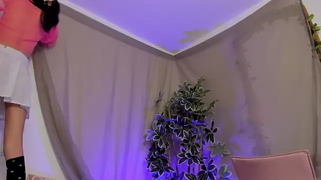 Snapshot of BonnieCute_ chatting on 10-10-25, 11:48 BonnieCute online show from 10-10-25, 11:48