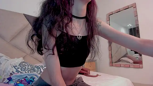 Snapshot of BonnieCute_ chatting on 04-23-26, 12:01 BonnieCute online show from 04-23-26, 12:01