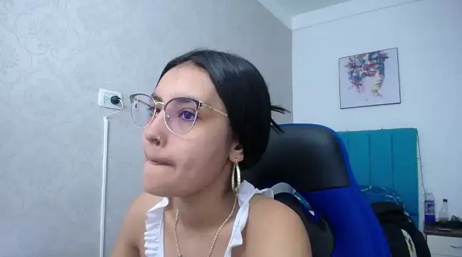 Snapshot of antonella_sweetlittle chatting on 01-22-25, 12:17 antonella sweetlittle online show from 01-22-25, 12:17