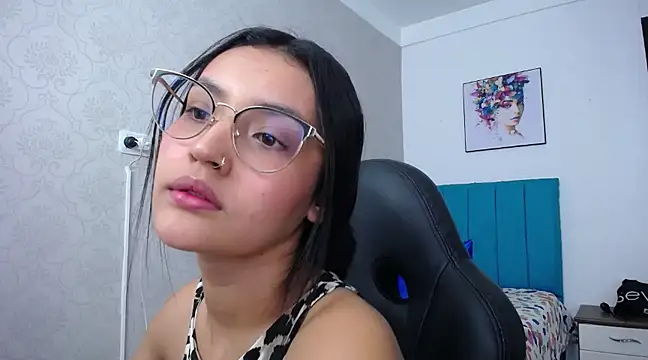 Snapshot of antonella_sweetlittle chatting on 03-19-25, 03:29 antonella sweetlittle online show from 03-19-25, 03:29