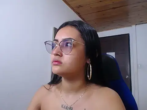 Snapshot of antonella_sweetlittle chatting on 10-01-25, 01:17 antonella sweetlittle online show from 10-01-25, 01:17